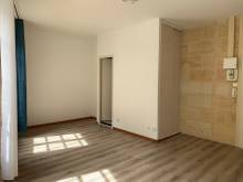 salle de bain et coté nuit