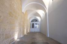 APPARTEMENT DANS MAGNIFIQUE IMMEUBLE EN PIERRE