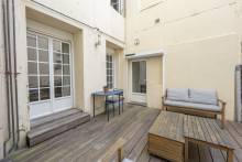 APPARTEMENT CHARTRONS AVEC GRANDE TERRASSE