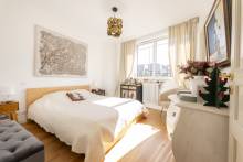 MAISON ENTIEREMENT RENOVEE AVEC PISCINE BARRIERE DE PESSAC/PARC LESCURE 6 PIECES 132M²