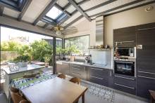 APPARTEMENT 3 CHAMBRES PLAIN PIED TRAVERSANT AVEC BEAU JARDIN BORDEAUX  