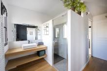 Maison en pierre entièrement rénovée centre de Bordeaux 166m² 4 chambres, garage attenant, proche commerces, piscine, jardin 170m²