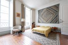 a vendre appartement trois pièces bordeaux quartier saint-michel immeuble en pierre ancien