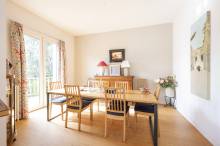 BORDEAUX GRANDE MAISON FAMILIALE AVEC JARDIN ET PISCINE