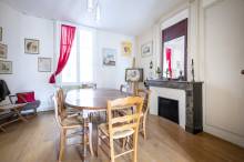 A VENDRE BORDEAUX APPARTEMENT AVEC ASCENSEUR DANS IMMEUBLE EN PIERRE