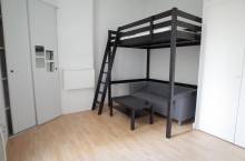 A LOUER T1 DANS IMMEUBLE PIERRE