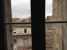 A LOUER MEUBLE BORDEAUX AVEC VUE SUR LES TOITS