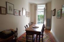 MAISON A LOUER MEUBLEE AVEC SEJOUR ET SALLE A MANGER