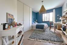 chambre avec placard côté jardin