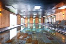 BORDEAUX A VENDRE BELLE DEMEURE AVEC PISCINE CHAUFFEE JARDIN GARAGE